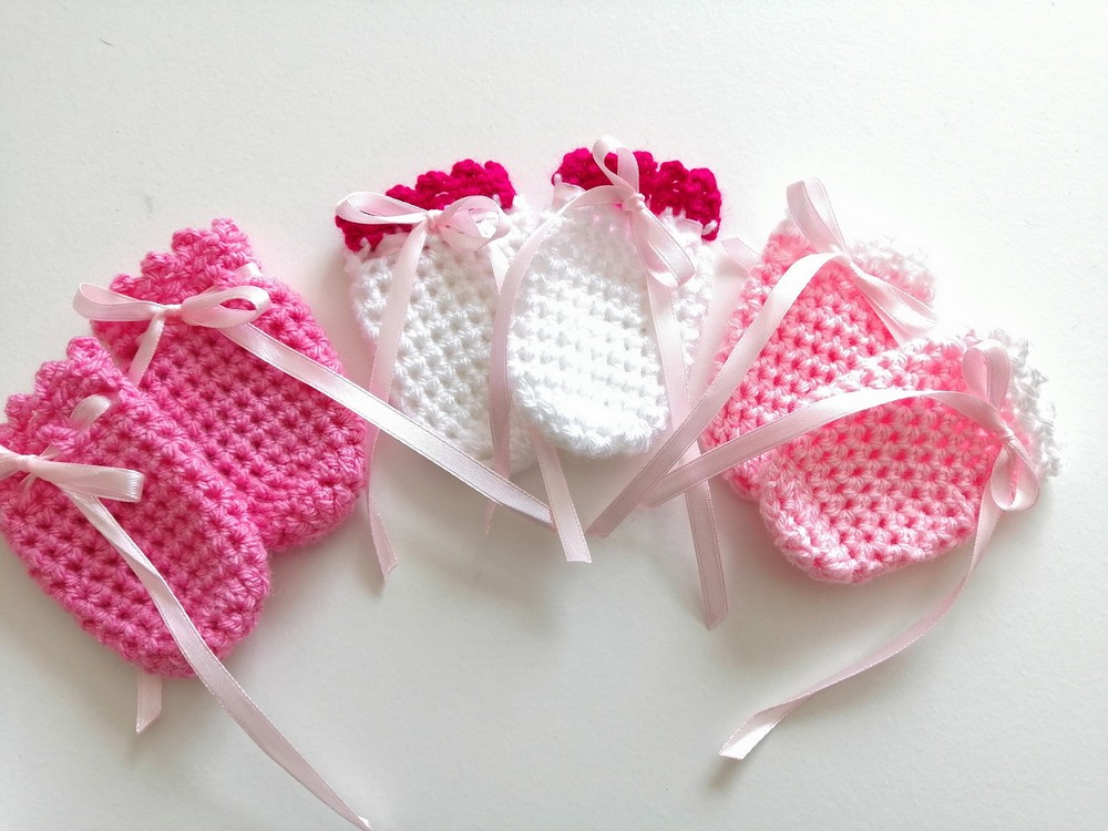 Free Crochet Baby Mittens Pattern