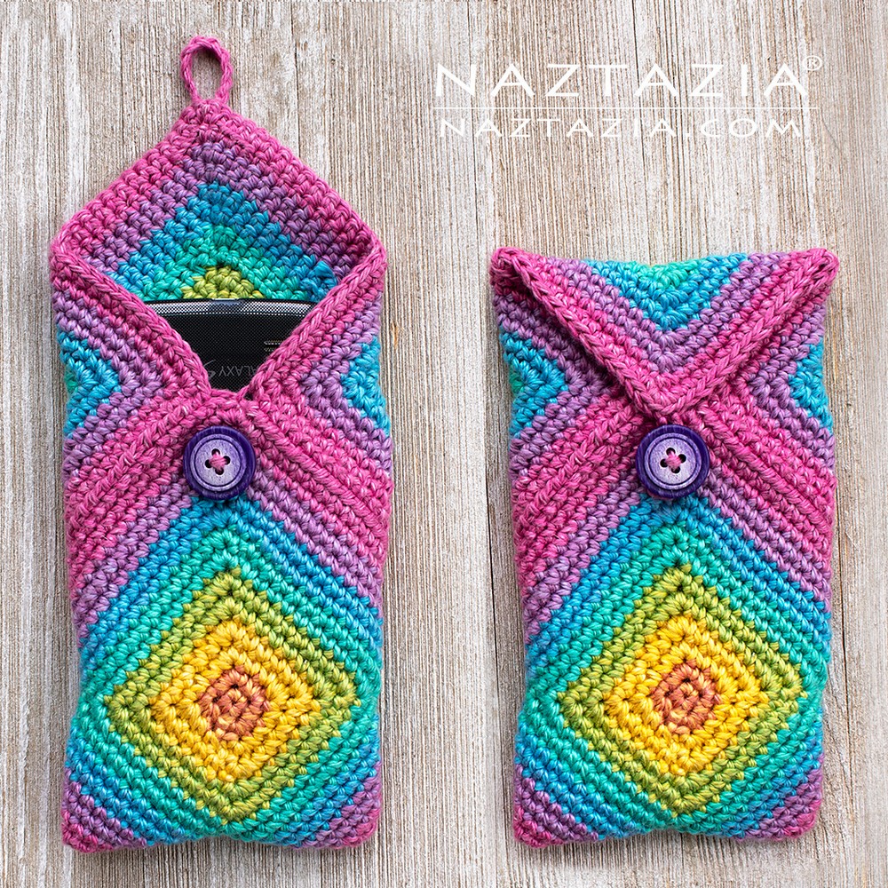Free Crochet Chromatic Phone Case