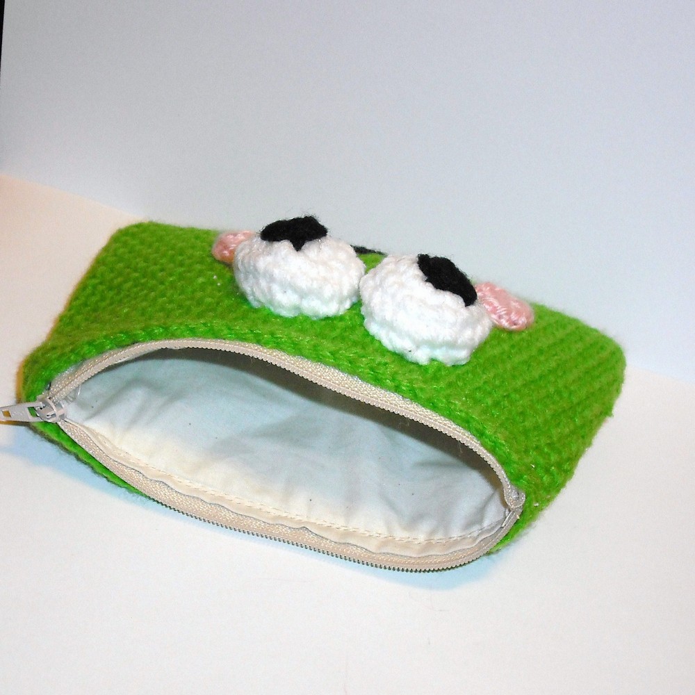 Free Crochet Frog Zippered Pouch