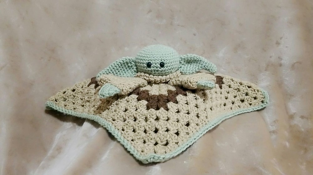Free Crochet Baby Yoda Lovie Pattern