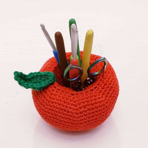 Free Crochet An Apple For Teacher Pattern
