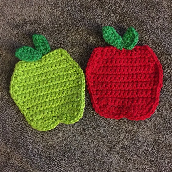 Free Crochet Apple A Day Coaster Pattern