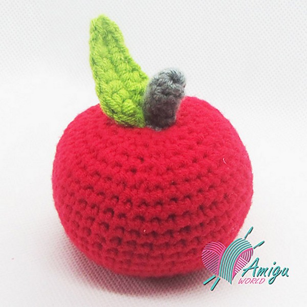 Free Crochet Apple Amigurumi Pattern