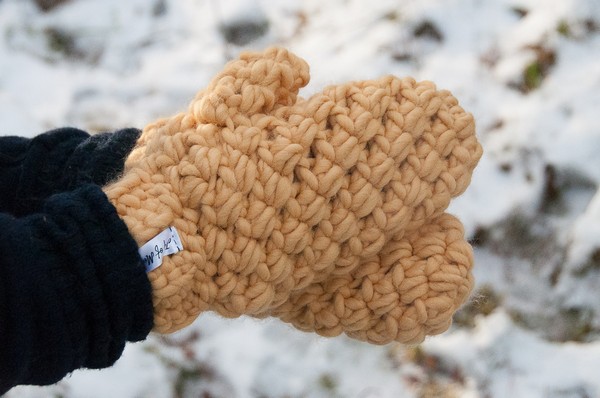 Free Crochet Bulky Mittens Pattern