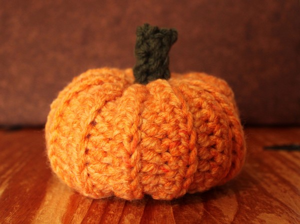 Free Crochet Bulky Pumpkin Amigurumi Pattern