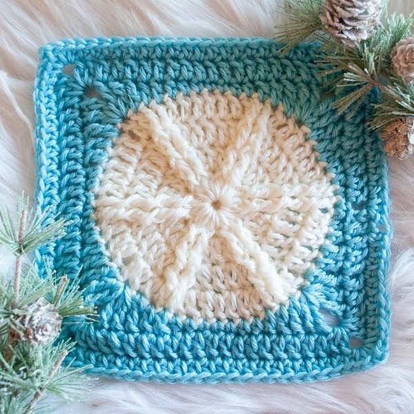 Free Textured Snowflake Square Advanced Crochet Afghan Pattern