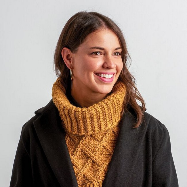 Crochet Cliffcrest Cable Collar