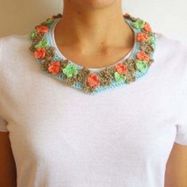 Crochet Collar With Flowers