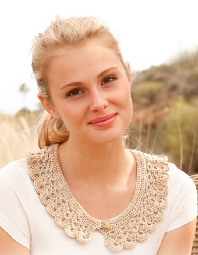 Nostalgie Crocheted Collar