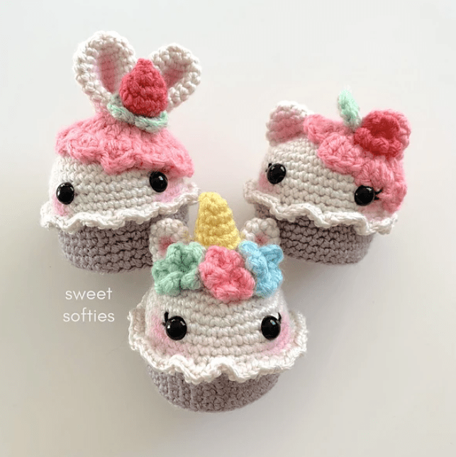 easy to make crochet cupcake