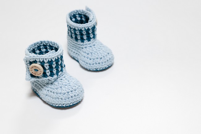 Moss Stitch Baby Booties