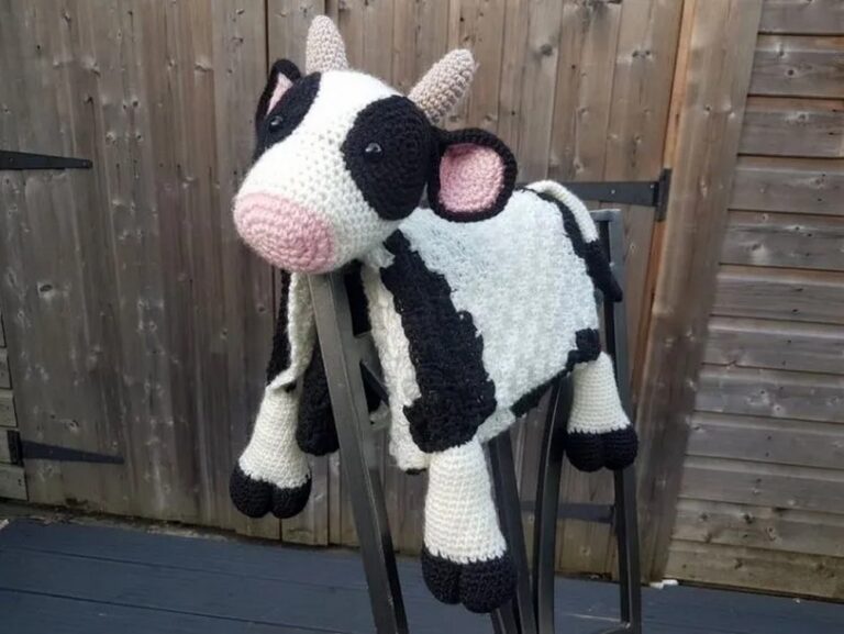 6 Crochet Cow Blanket Patterns For Adorable Wraps