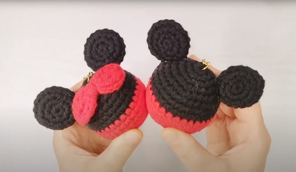 How to Crochet Mickey & Minnie Mouse Keychain
