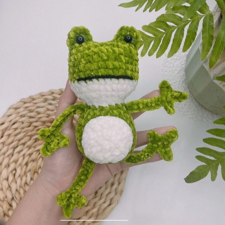 Free Crochet Frog Simple Pattern Using Softer Yarn
