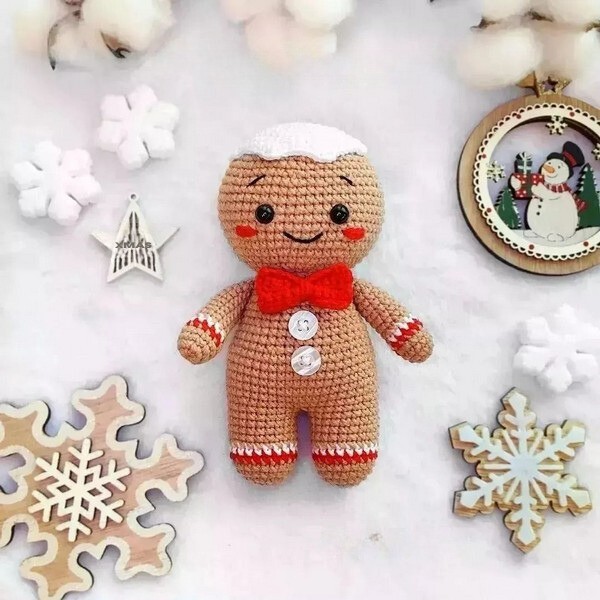 Free Crochet Gingerbread Man Pattern For Holiday Decor