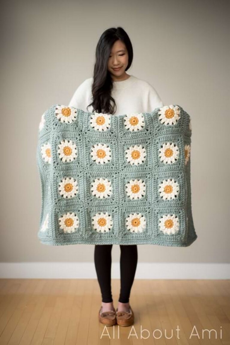 Crochet Daisy Blanket Pattern For Springtime Snuggles