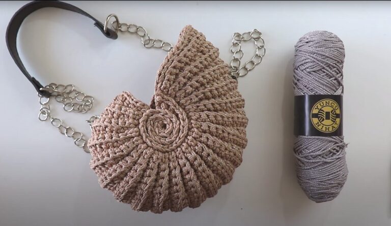 Crochet Shell Purse To Show Marine Love In Style