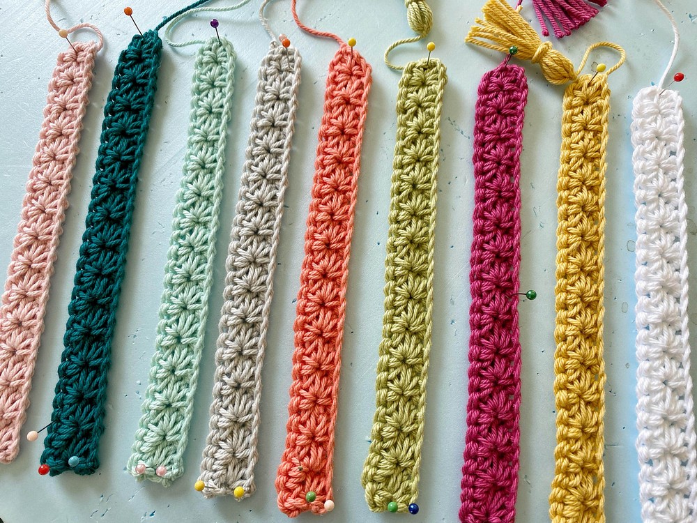 How to Crochet Simply Daisy Bookmark 1