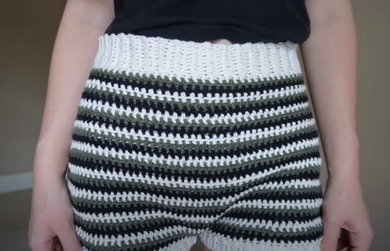 How To Crochet Striped Shorts In Black And White