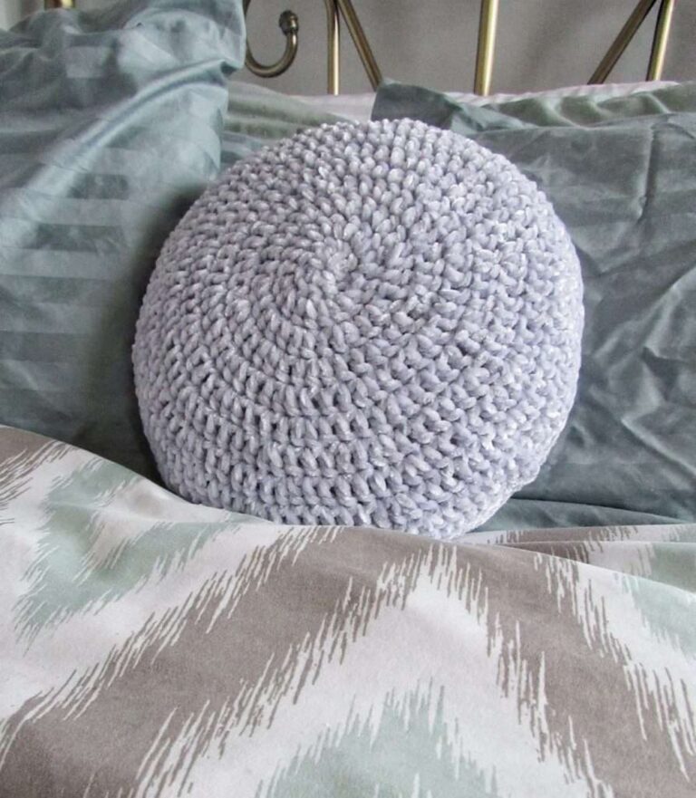 Crochet Velvet Circular Throw Pillow Pattern