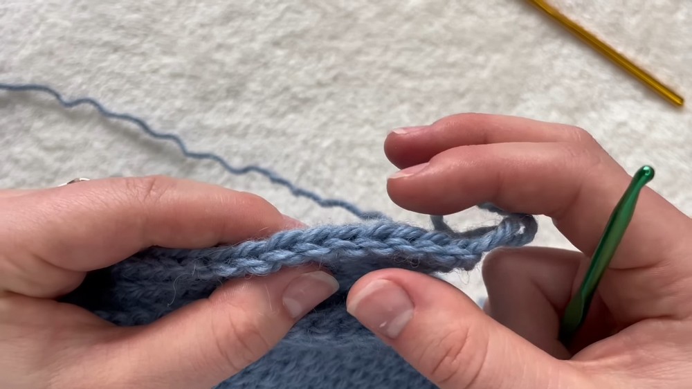 Crochet Beanie Tutorial For Winter step 3