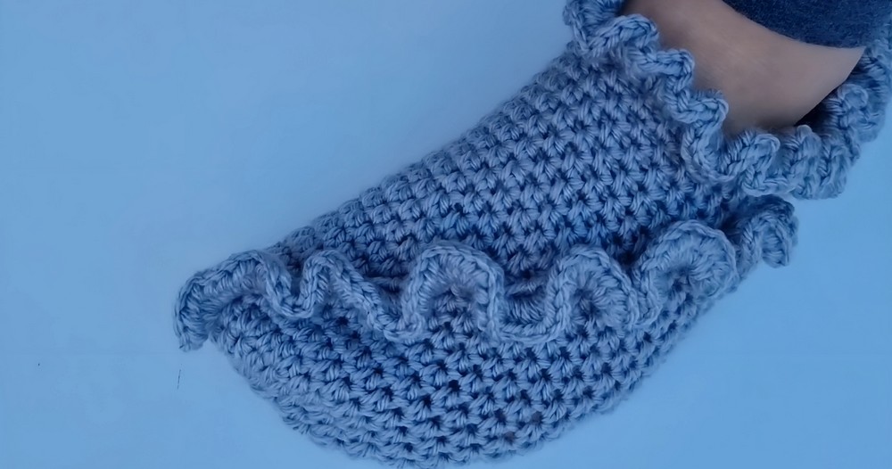 Easy Crochet Slippers With Ruffle step 6