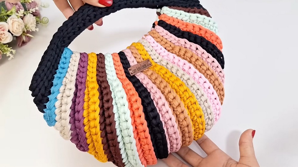 Colorful Crochet Bag With Leftover Yarn Pattern 2