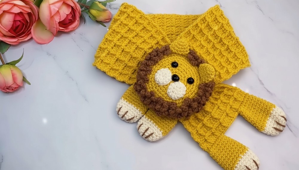 Cozy Crochet Lion Scarf Pattern 1