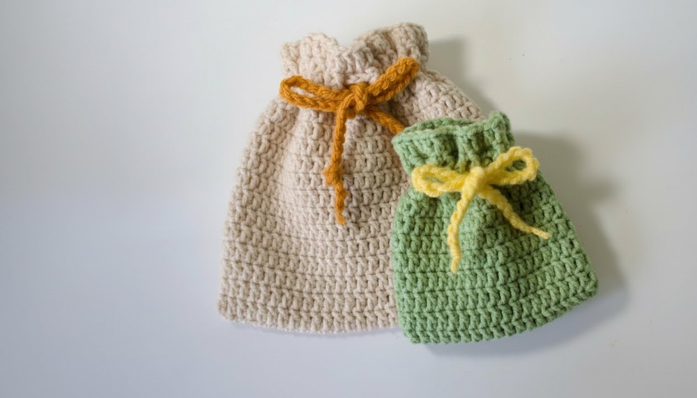Crochet Drawstring Pouch Tutorial 1