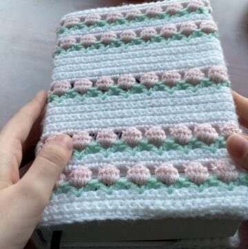 Crochet Flower Book Cover Tutorial 1