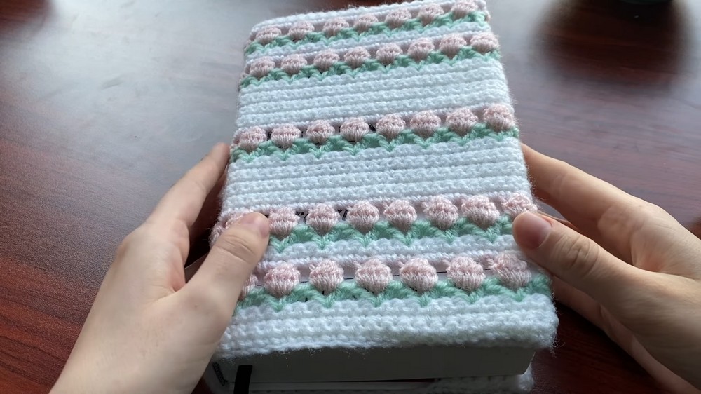 Crochet Flower Book Cover Tutorial 1