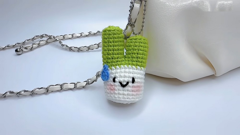 Crochet Green Onion Keychain Pattern 2