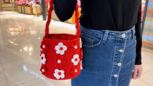 Crochet Hand Bucket Bag Pattern 1