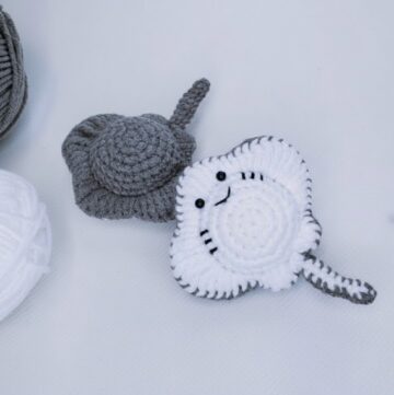 Crochet Stingray Keychain Amigurumi Tutorial 1
