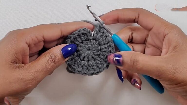 Granny Ruffle Bucket Hat Easy & Free Crochet Pattern to Try