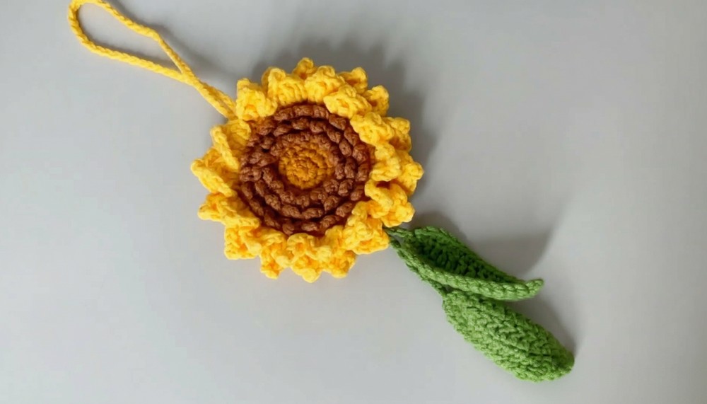 Crochet Sunflower Charm Handmade Tassel Pattern 1