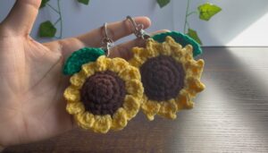 Crochet Sunflower Keychain Pattern 1