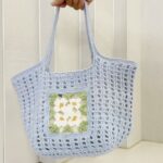 Crochet Waffle Hollow Bag Inlaid With Flowers Pattern 1