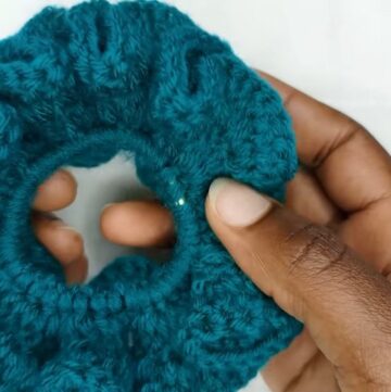 Easy Crochet Scrunchie Tutorial 1