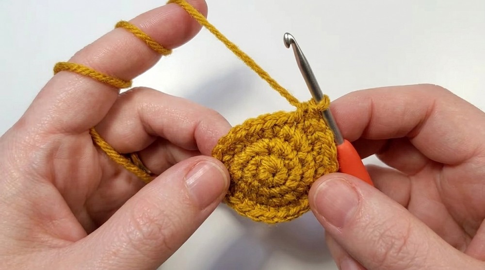 Amigurumi Pokémon Pikachu (Crochet Tutorial) 3