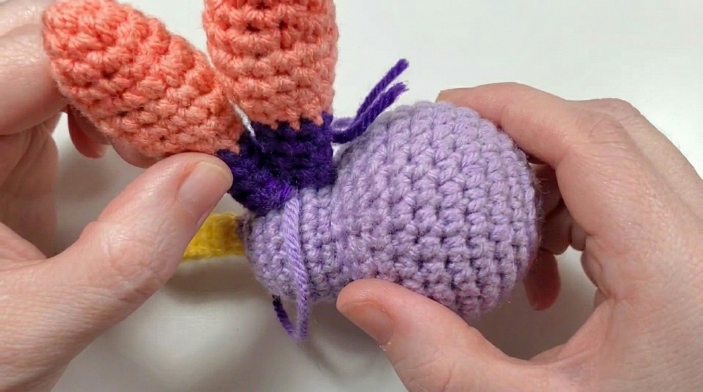 Amigurumi Rainbow Dragonfly (Tutorial) 7