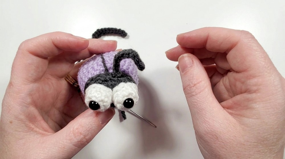 Amigurumi Rainbow Dragonfly (Tutorial) 8