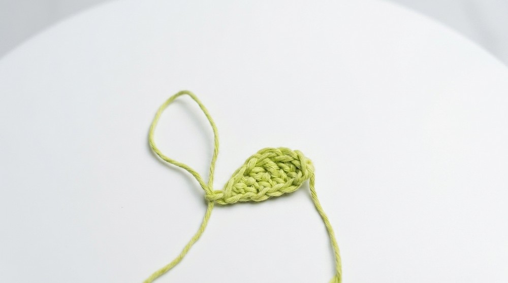 Baby Groot amigurumi pattern step by step 12