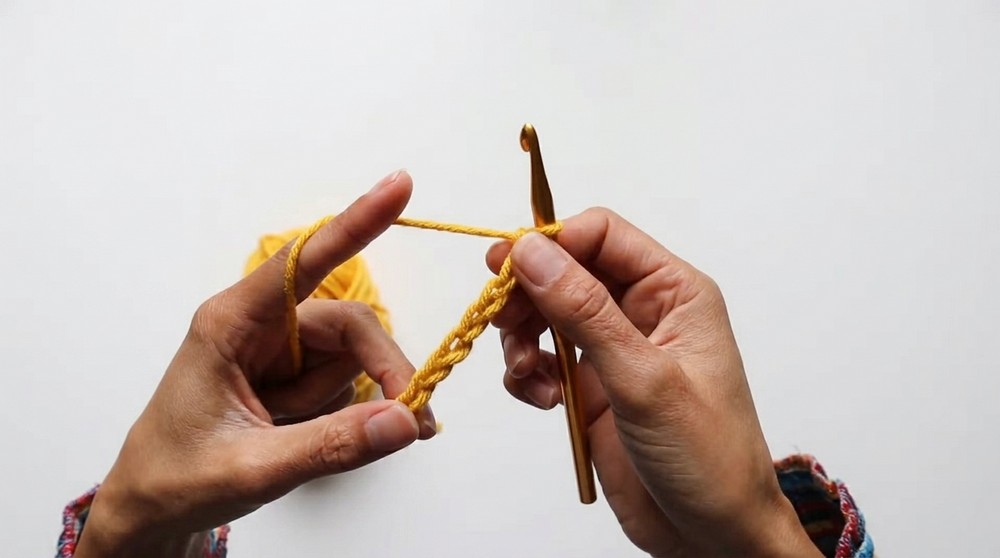 How to Single Crochet & Fasten Off 5