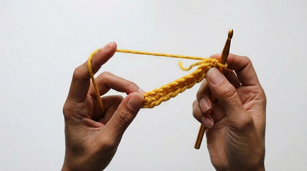 How to Single Crochet & Fasten Off 6