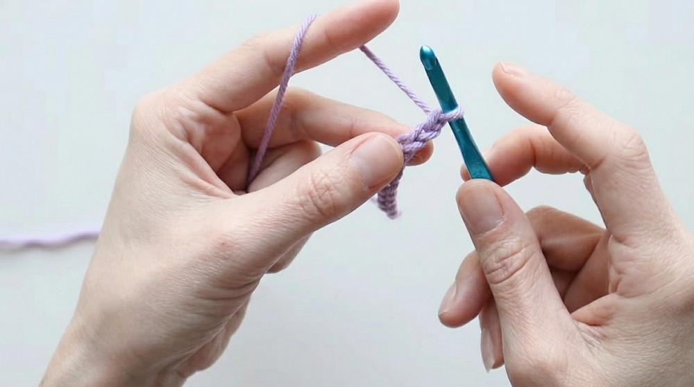 One Hour Crochet Baby Puff Stitch Headband Tutorial 3