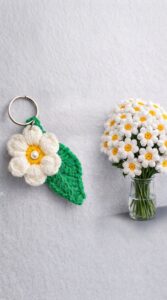 Crochet Daisy Flower Keychain 1