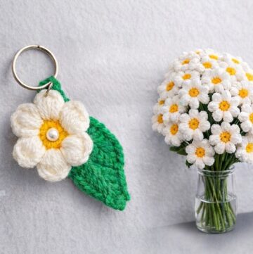 Crochet Daisy Flower Keychain 1