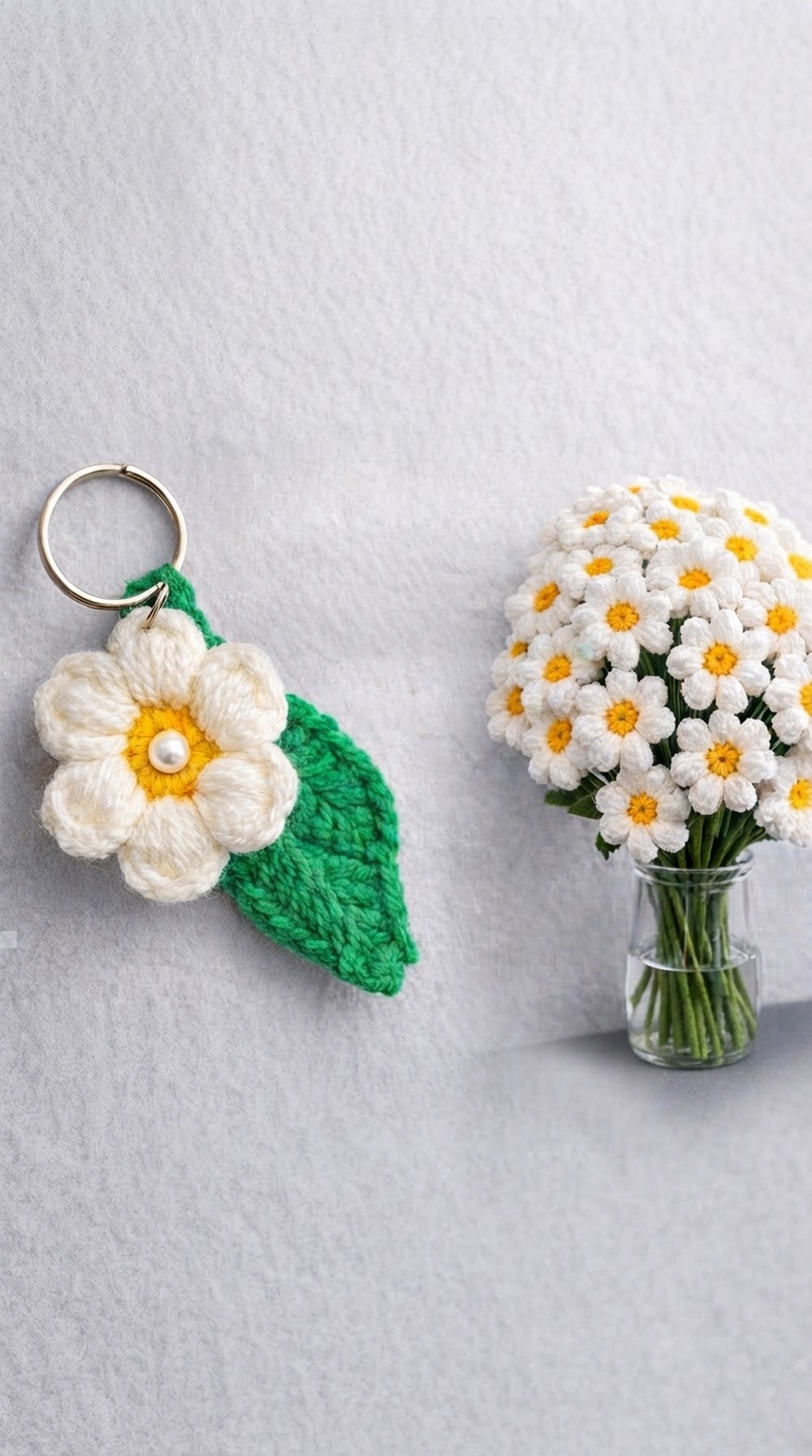Crochet Daisy Flower Keychain 1