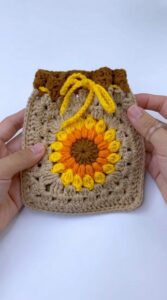 Crochet Sunflower Granny Pouch Pattern 5